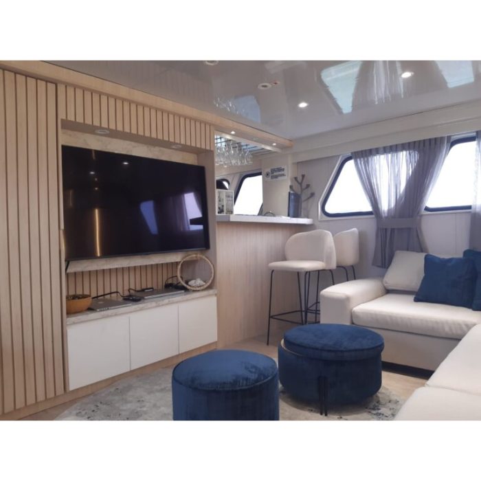 galapagos galaxy diver lounge